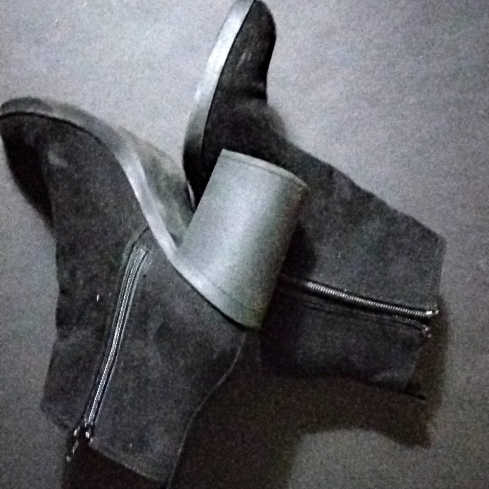 Shoes - Picture 3 of 3